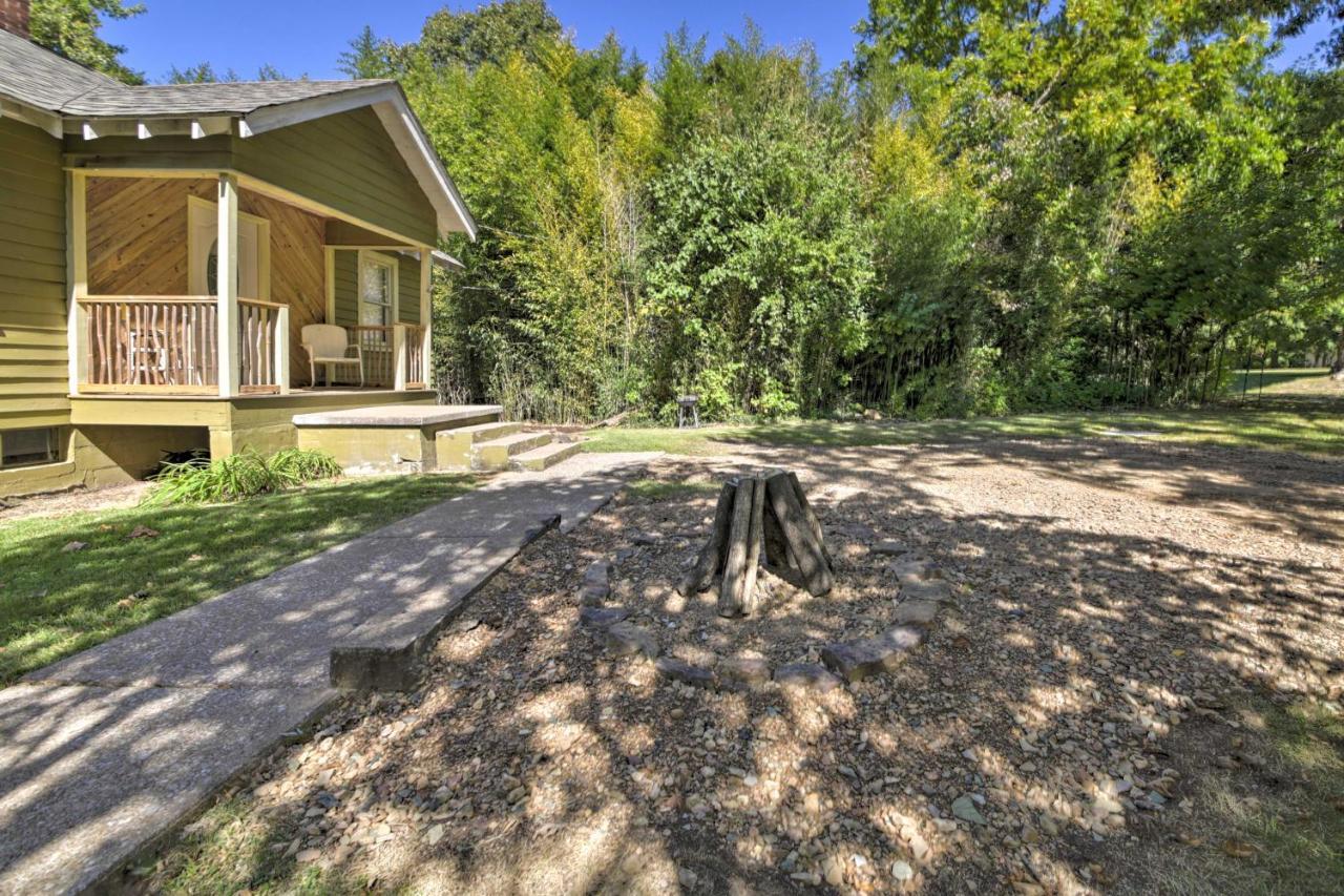 Pet-Friendly Cottage With Fire Pit - 3 Mi To Siu! Карбондейл Экстерьер фото